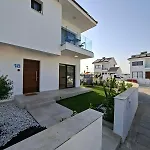 Villa Nadine Sea Side *