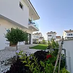 Nadine Sea Side Villa Larnaca