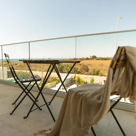 Nadine Sea Side Villa Larnaca