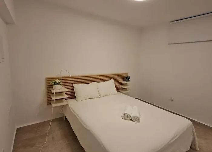 Nadine Sea Side Villa Larnaca