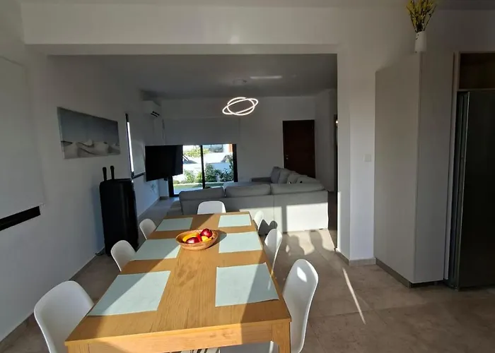 Villa Nadine Sea Side *