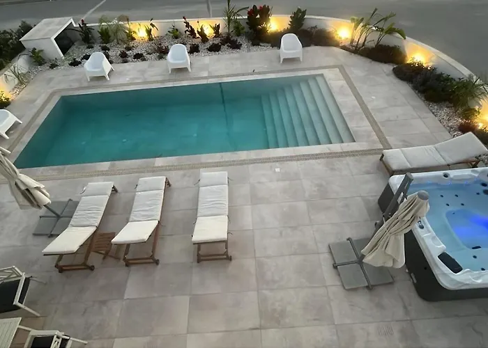 Nadine Sea Side * Larnaca