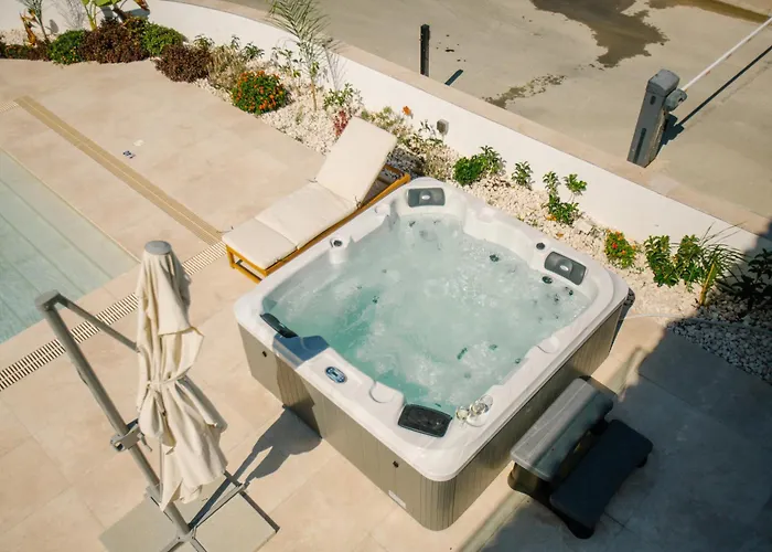 Nadine Sea Side Larnaca