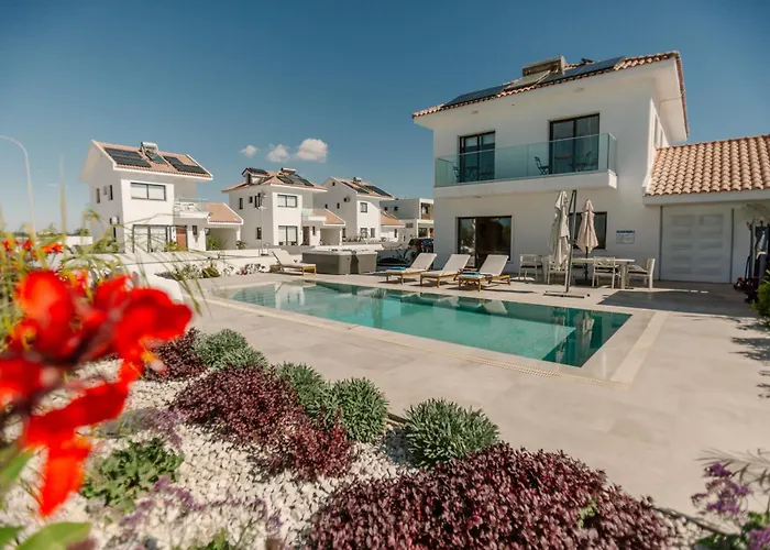 Nadine Sea Side Larnaca