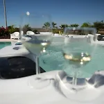 Nadine Sea Side 라르나카